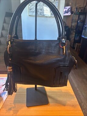 Daks shoulder bag sticky handles